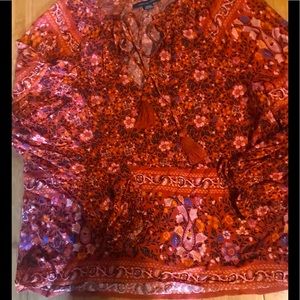 American Eagle- Size small printed blouse! V neck with tie! Vibrant color